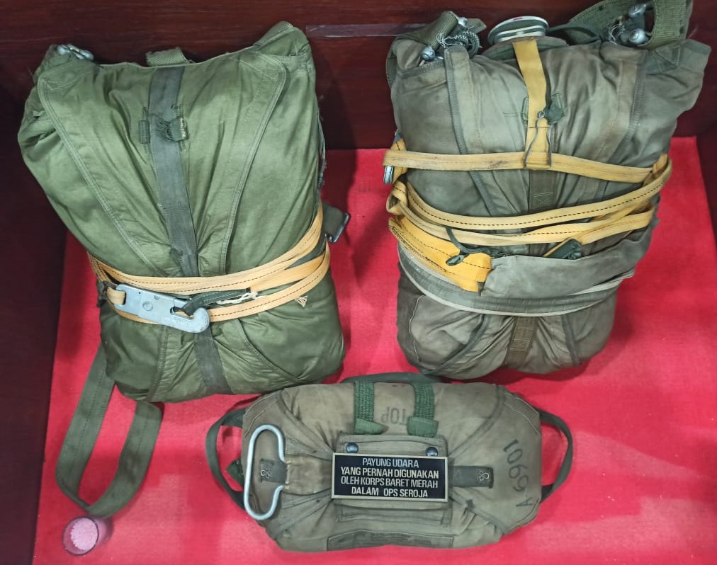 Payung Para Ops Seroja 1975