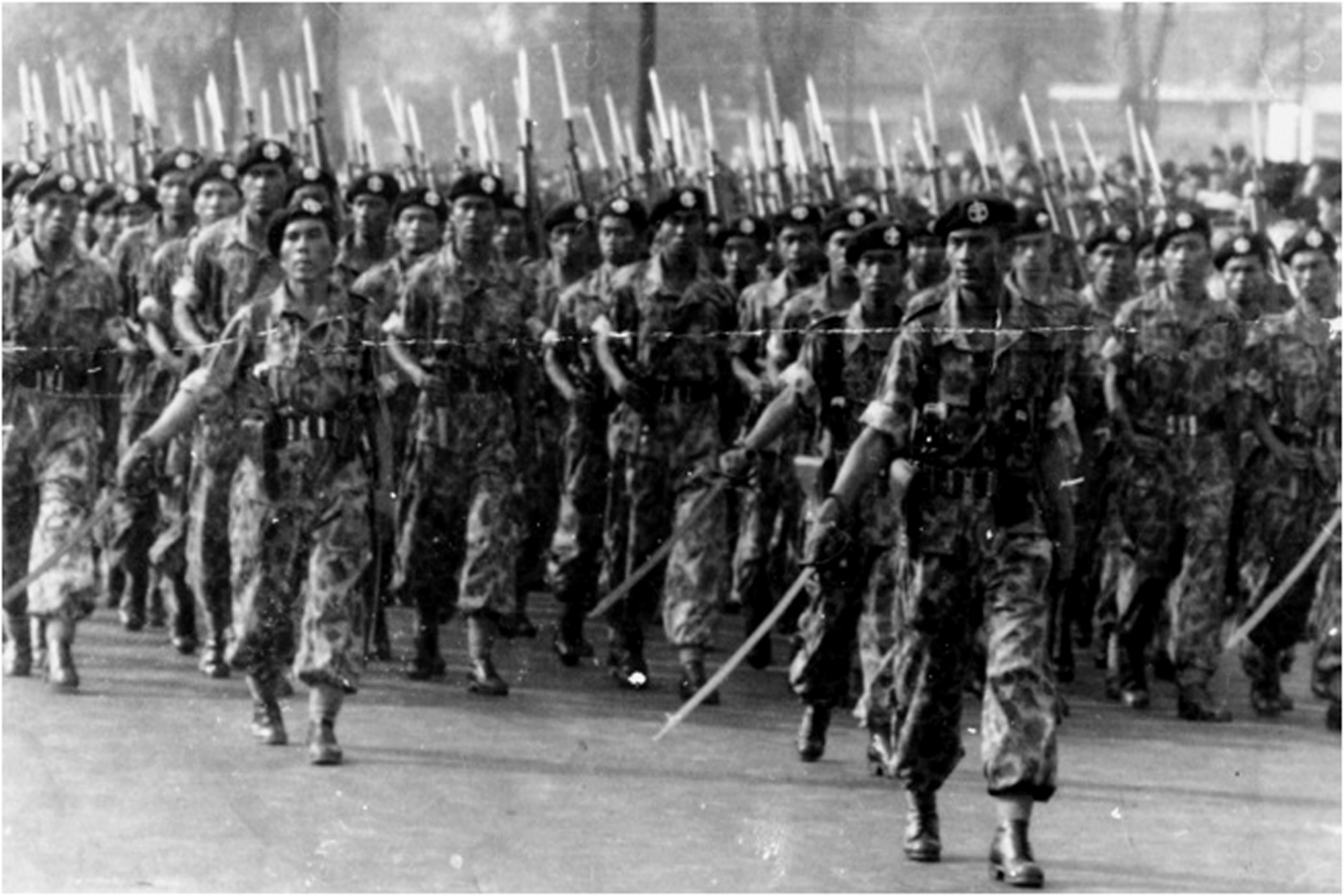 KKAD (1953-1955). Lettu RA Fadillah memimpin pasukan pd HUT ABRI tahun 1954 di Jakarta
