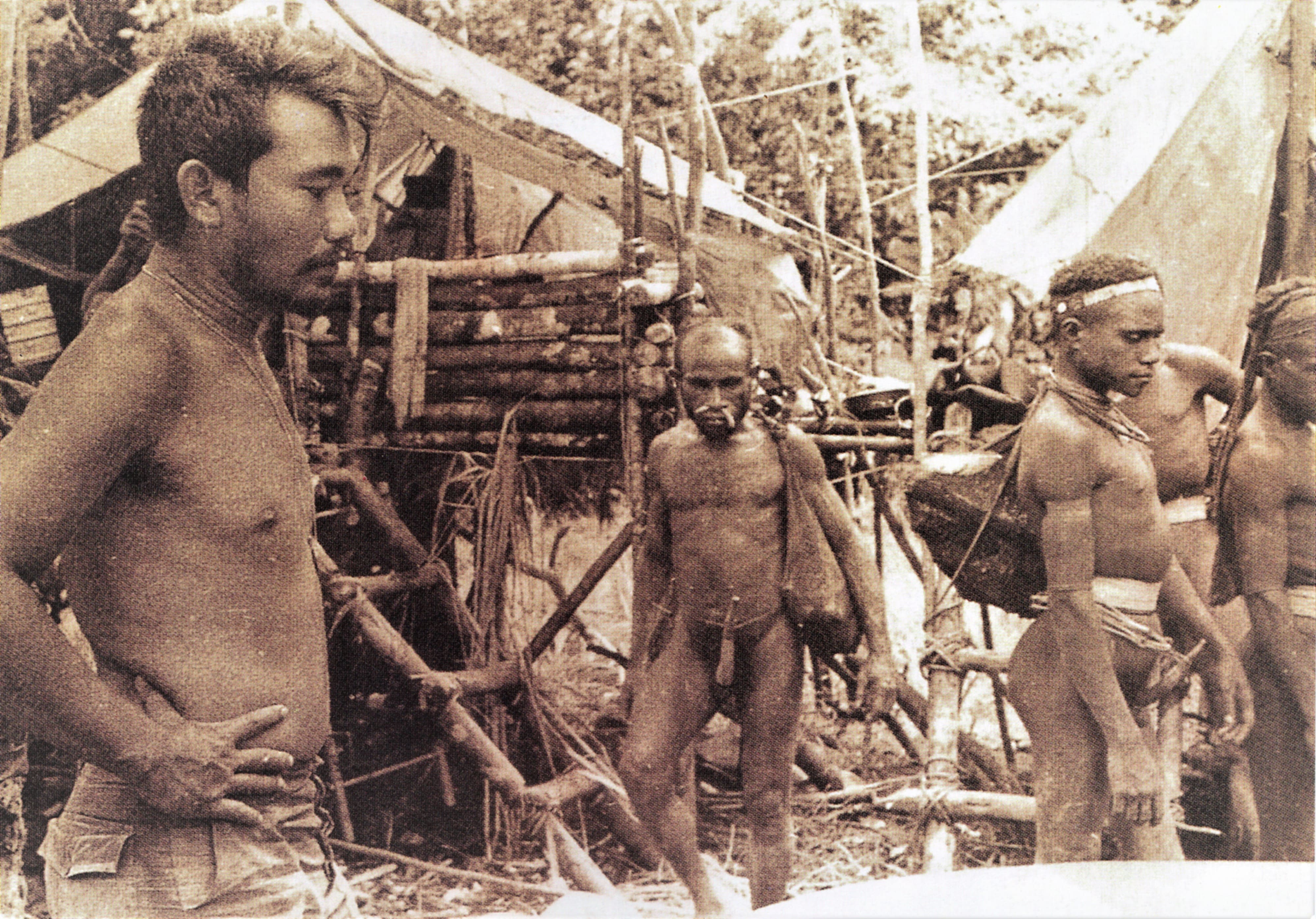 Ekspedisi Lembah X, di pedalaman Irian Barat, 1969 (Kpt Inf Faizal Tanjung & Lettu Inf Sintong Panjaitan) (3)
