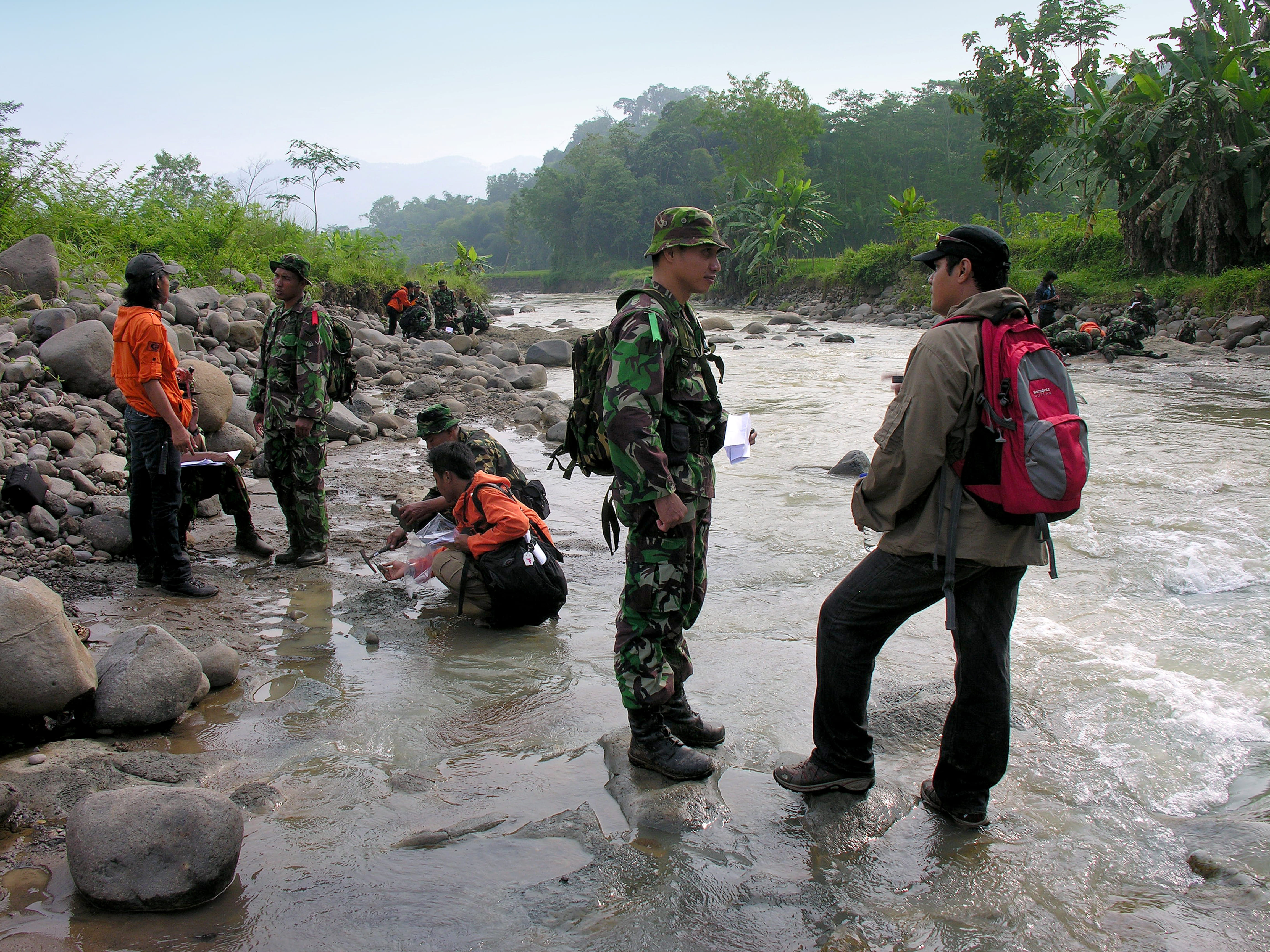 Ekspedisi Bukit Barisan, 2011 – Tim Geologi (3) (1)