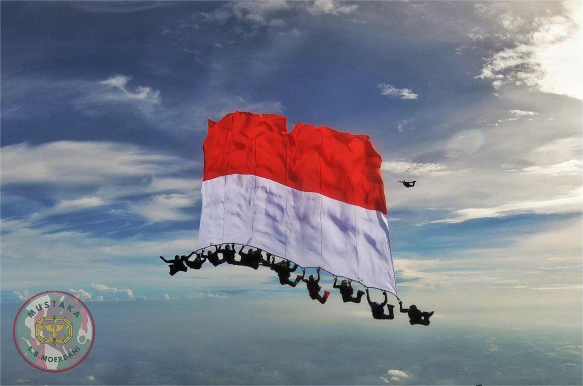 14 peterjun FF bentang bendera besar, 2019