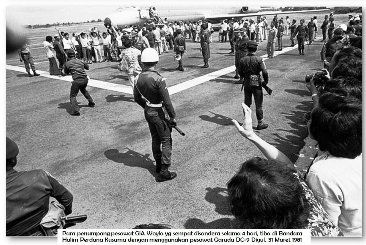 10. Ops. Pembebasan sandera pesawat GIA Woyla thn 1981. Penumpang tiba di Halim