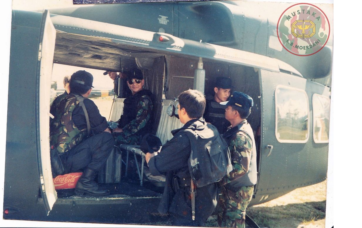 11. Ops. pembebasan sandera Mapenduma Irian Jaya thn. 1996