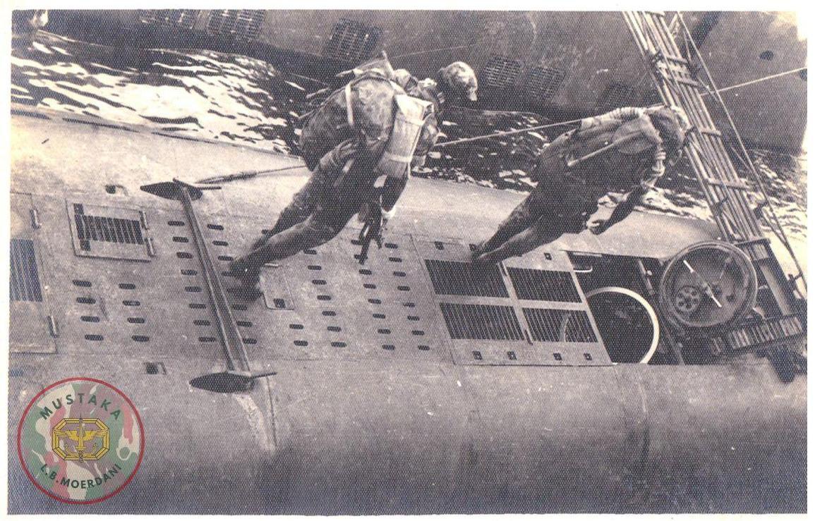 4. Ops. TRIKORA Irianbarat thn. 1962. (photo Ops Lumba-lumba)