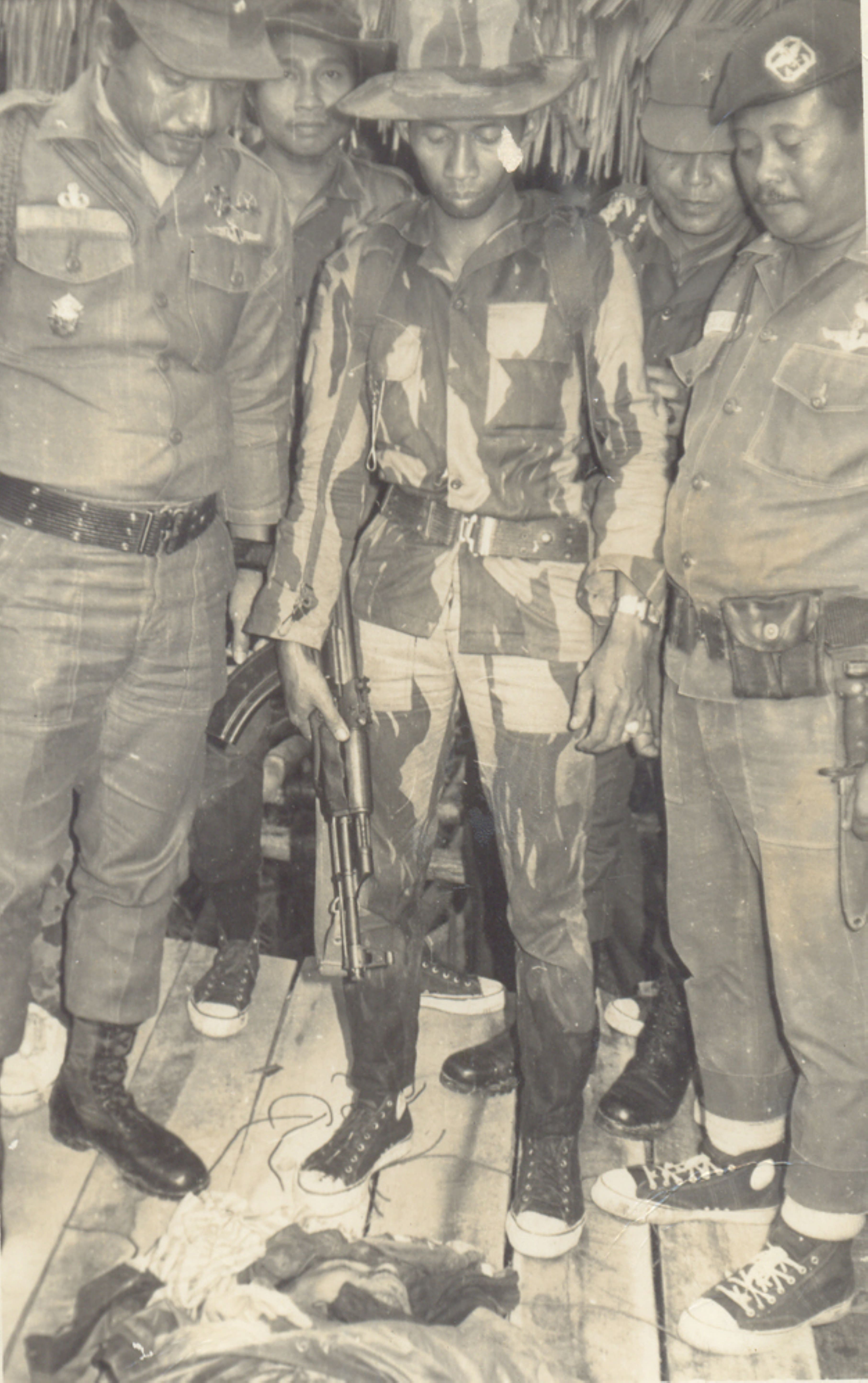 7. Ops. PGRS Paraku Kalimantan thn 1969. TimKala Hitam Myr Sutarno berhasil lumpuhkan tokoh PGRS Paraku SA. Sofyan di Sunagai Terentang pada ta